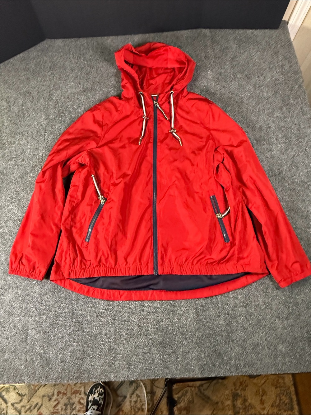Tommy Hilfiger Red Hooded Mesh-Lined Windbreaker Jacket 🛑 Medium